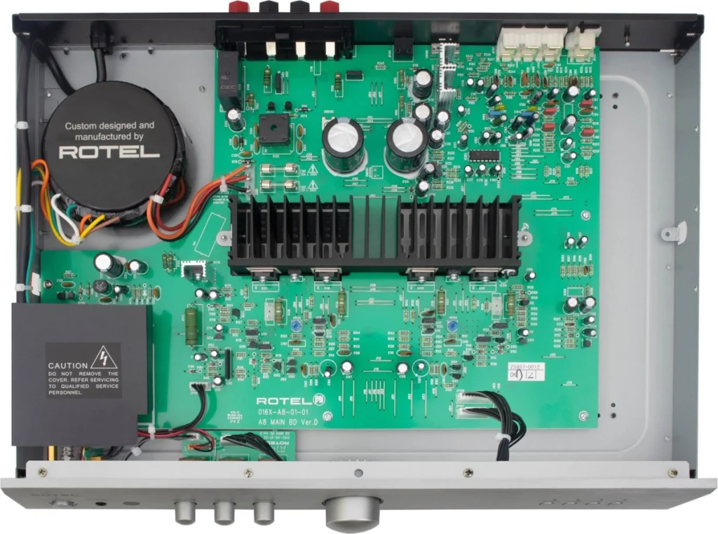 Amplificateur intégré stéréo Rotel A8 - Photo intérieure