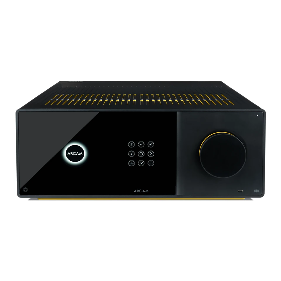 Face arrière de l'Arcam AVA15 : entrées HDMI, sorties préamplifiées et bornes enceintes