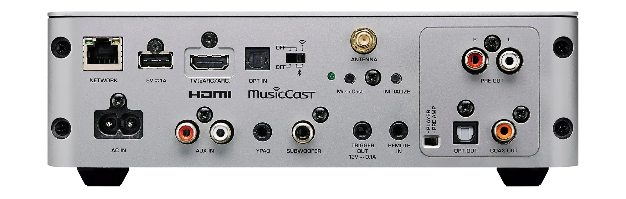 Face arrière du Yamaha WXC-70A avec ses entrées et sorties : analogique RCA, HDMI eARC, optique, coaxial, sortie caisson de basses et antenne Wi-Fi