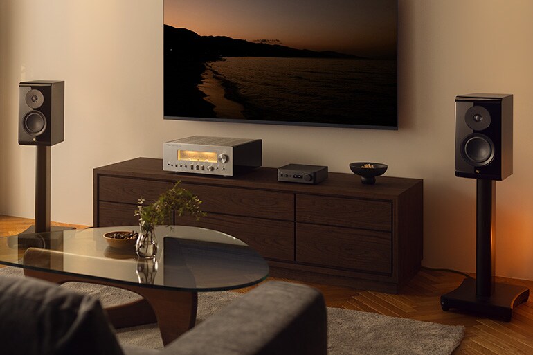 Yamaha WXC-70A, format compact et boîtier aluminium premium